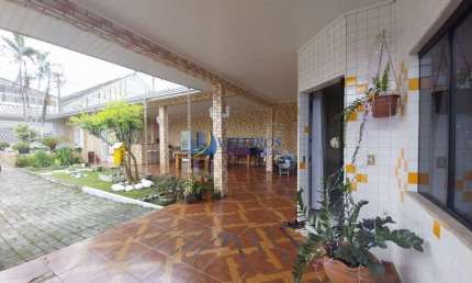 Casa com 3 quartos para alugar no Emboguaçu, Paranaguá  por R$ 5.500