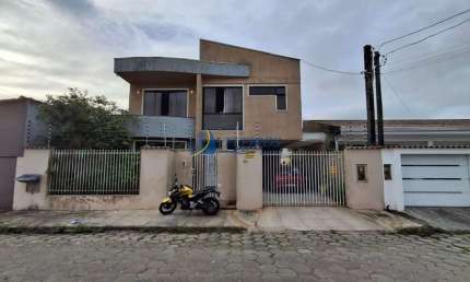 Casa com 4 quartos para alugar no Jardim Araçá, Paranaguá  por R$ 4.500