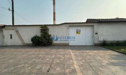 Casa com 3 quartos à venda na Vila Cruzeiro, Paranaguá  por R$ 495.000