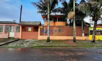Casa com 3 quartos à venda no Parque Agari, Paranaguá  por R$ 850.000