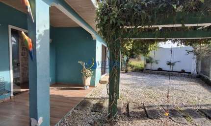 Casa com 4 quartos para alugar no Jardim Ouro Fino, Paranaguá  por R$ 2.200