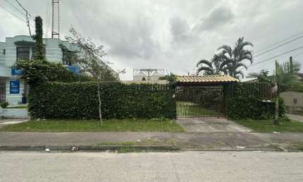 Terreno à venda no Costeira, Paranaguá  por R$ 950.000