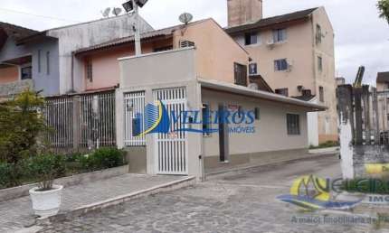 Apartamento com 2 quartos à venda na Vila Itiberê, Paranaguá  por R$ 190.000