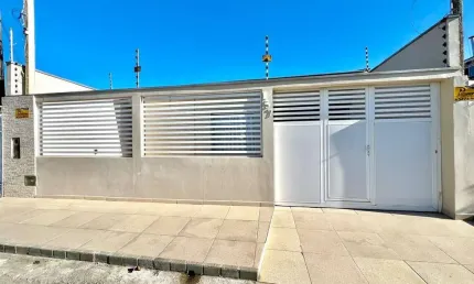 Casa com 3 quartos à venda na vila paranaguá, paranaguá  por r$ 590.000