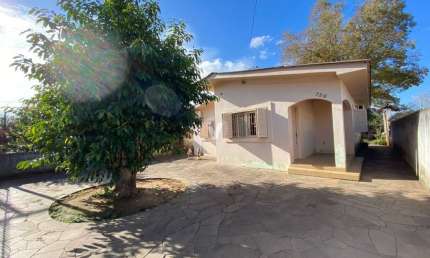 Casa localizada no bairro Urlãndia na cidade de Santa Maria -RS