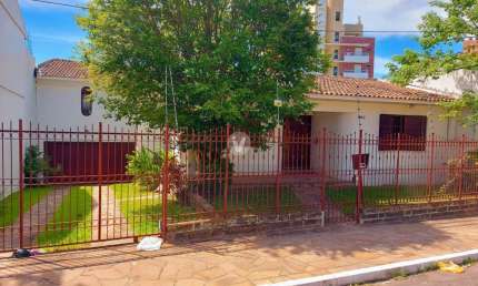 Casa com 3 quartos à venda na Rua Duque de Caxias, 550, Centro, Santa Maria