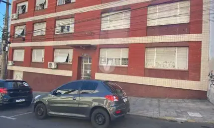 Apartamento Central, 3 dormitórios com dependência completa!