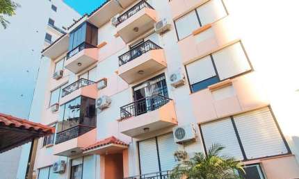 AP 3 DORMITORIOS COM EXCELENTE POSIÇÃO SOLAR PROXIMO AO CLUBE DORES
