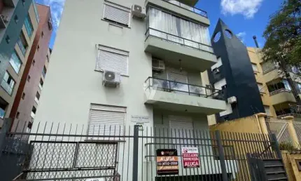 Ótimo Apartamento de três  dormitório com vaga de garagem.