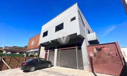 Excelente Loja comercial com estacionamento - Próxima ao Fórum.