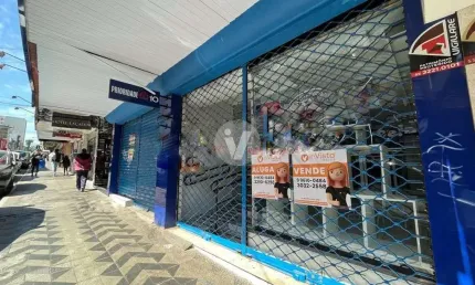 Ampla loja para locação e venda localizada na rua Dr. Bozano.