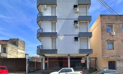 Apartamento 3 dormitórios + dependência e vaga de garagem Centro de Santa Maria