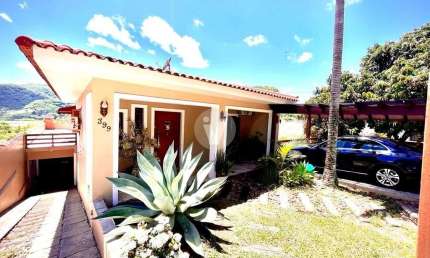 Casa 3 quartos(2suíte), 5 vagas de garagem, piscina e muito mais na Rua Vereador