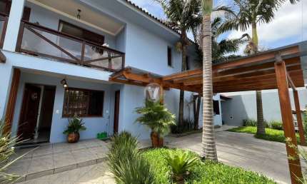 Excelente casa com salão de festas para venda, no Bairro Patronato.