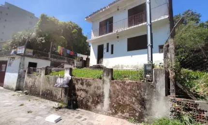 Amplo terreno de frente no bairro Nossa Senhora de Lourdes.