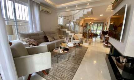 Casa com 4 quartos à venda na Avenida Primeira, 557, Diácono João Luiz Pozzobon, Santa Maria