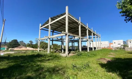 Pavilhão no bairro Diácono João Luiz Pozzobon em Santa Maria