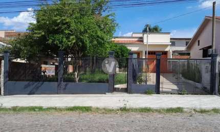 Casa 2 dormitórios reformada no Residencial Lopes, bairro Pinheiro Machado!