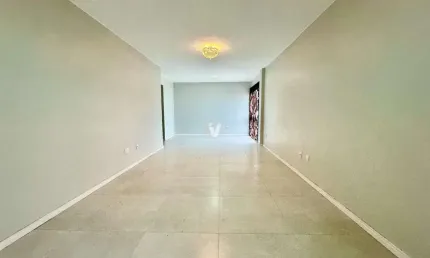 Apartamento de 3 dormitórios com 2 garagens, central!!