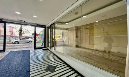Sala comercial para alugar na Calçadão Salvador Isaia, 1263, Centro, Santa Maria