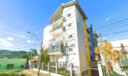 Apartamento amplo no centro, 3 dormitórios, suíte c/ banheira, 2 vagas garagem