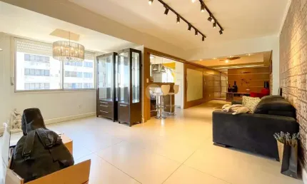 Apartamento 3 dormitórios próximo ao Hospital de Caridade!