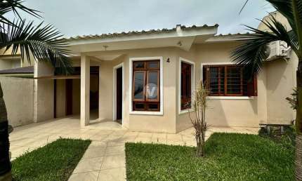 Casa com 3 quartos à venda na Rua dos Salsos, 4, Pinheiro Machado, Santa Maria
