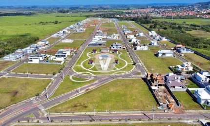 Terreno com 350m2 no Condomínio Cidade Universitária.