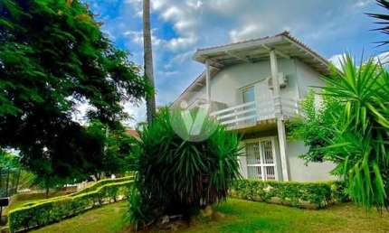 Ampla casa na Avenida principal do Bairro São José!