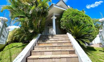 Casa Alto Padrão no Bairro Nossa Senhora de Lourdes.