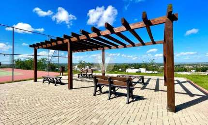 Terreno em condomínio fechado no Residencial Real Park