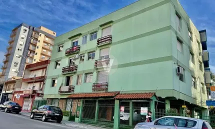 Apartamento central 3 quartos, dependência e 3 vagas de garagem no centro de San
