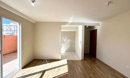 Apartamento com 2 dormitórios com terraço no Centro!
