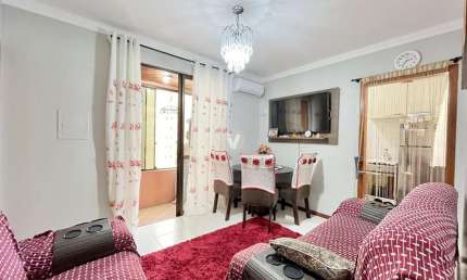 Apartamento Semi-mobiliado com 2 dormitórios e Churrasqueira!