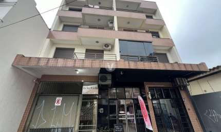 Amplo apartamento Central com 3 dormitórios, central e com garagem!