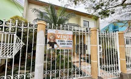 Casa com 3 quartos à venda na Rua Norberto Hoppe, 45, Camobi, Santa Maria