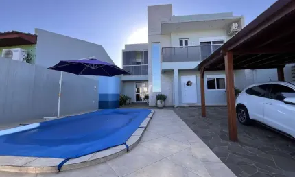 Casa 4 dormitórios à venda Juscelino Kubitschek Santa Maria/RS