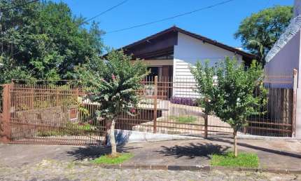 Casa com 4 quartos à venda na Rua Israel Seligman, 364, Nossa Senhora de Lourdes, Santa Maria