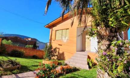 Casa com 3 quartos à venda na Rua Equador, 171, Camobi, Santa Maria