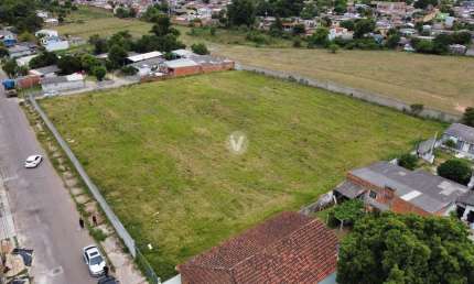 Amplo terreno com 5.600m² para loteamento ou empreendimento multifamiliar.
