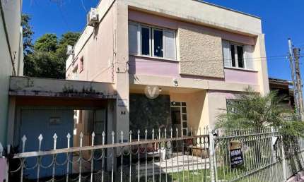 Casa com 3 quartos à venda na Travessa Domingos Trevisan, 04, Centro, Santa Maria