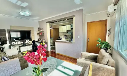 Apartamento bem localizado e amplo com 2 dormitórios mais dependência