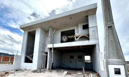 Casa com 3 Suítes e Piscina no Residencial Alberto Schons