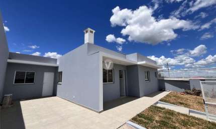 Casa 2 dormitórios com suíte, lareira e churrasqueira