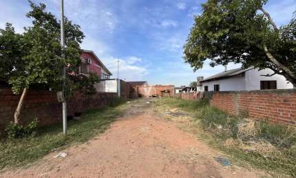 Terreno para venda no Bairro Parque Pinheiro Machado