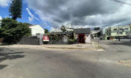 Casa comercial de esquina alugada no bairro Lourdes!