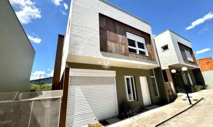 Casa 3 suítes no Resid. Magna Domus. Condomínio fechado próximo ao Clube Dores!