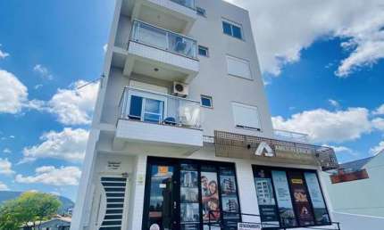 Apartamento de 3 dormitórios, um sendo suite em camobi a venda.
