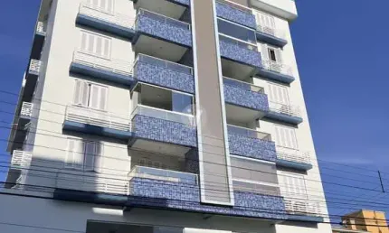 Apartamento 1 dormitório, sacada com churrasqueira, garagem próximo à UFSM