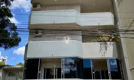 Apartamento térreo, 2 dormitórios, box coberto, próximo ao Parque Itaimbé!